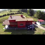La Casita De Titi Pravia